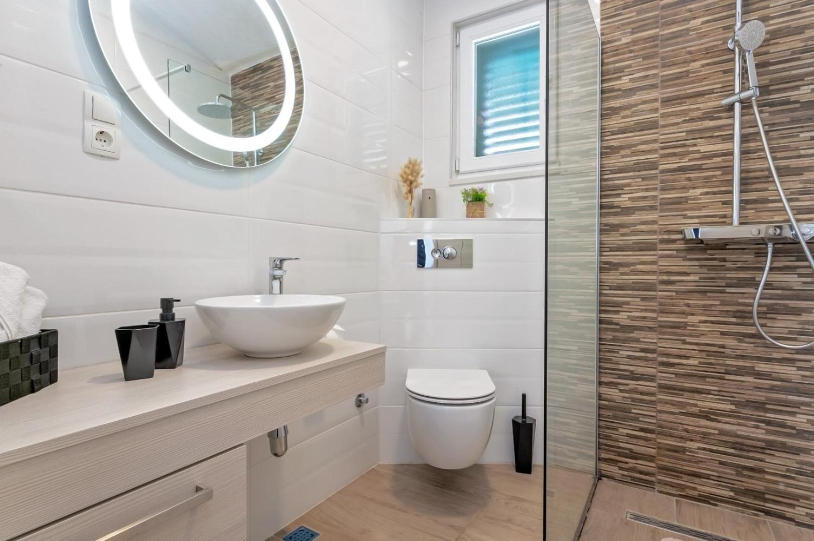 Sea Flower Beachfront Villa Севид Екстериор снимка