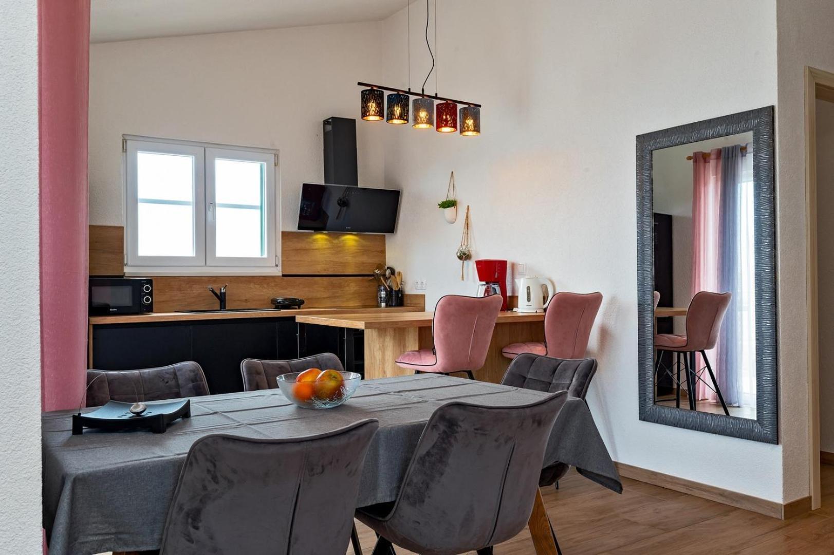 Sea Flower Beachfront Villa Севид Екстериор снимка