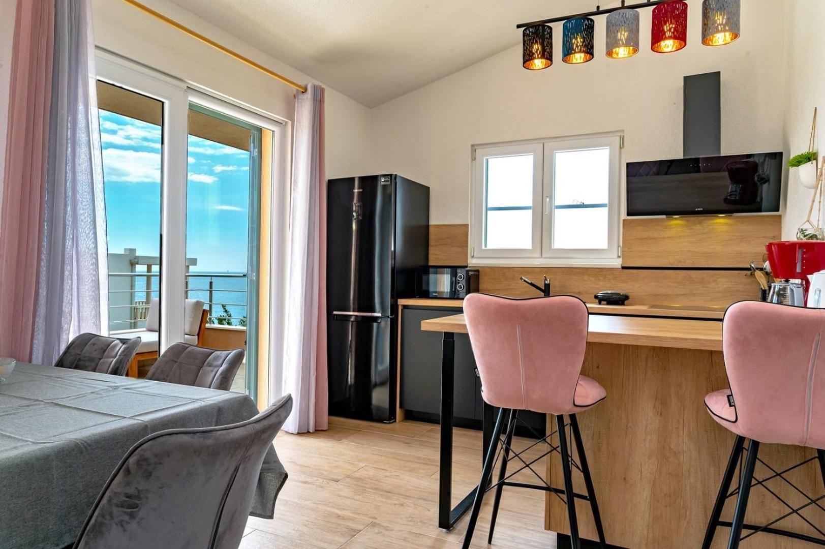 Sea Flower Beachfront Villa Севид Екстериор снимка