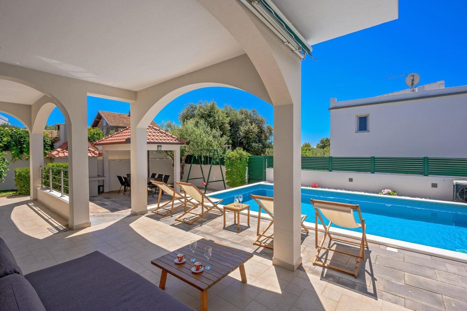 Sea Flower Beachfront Villa Севид Екстериор снимка