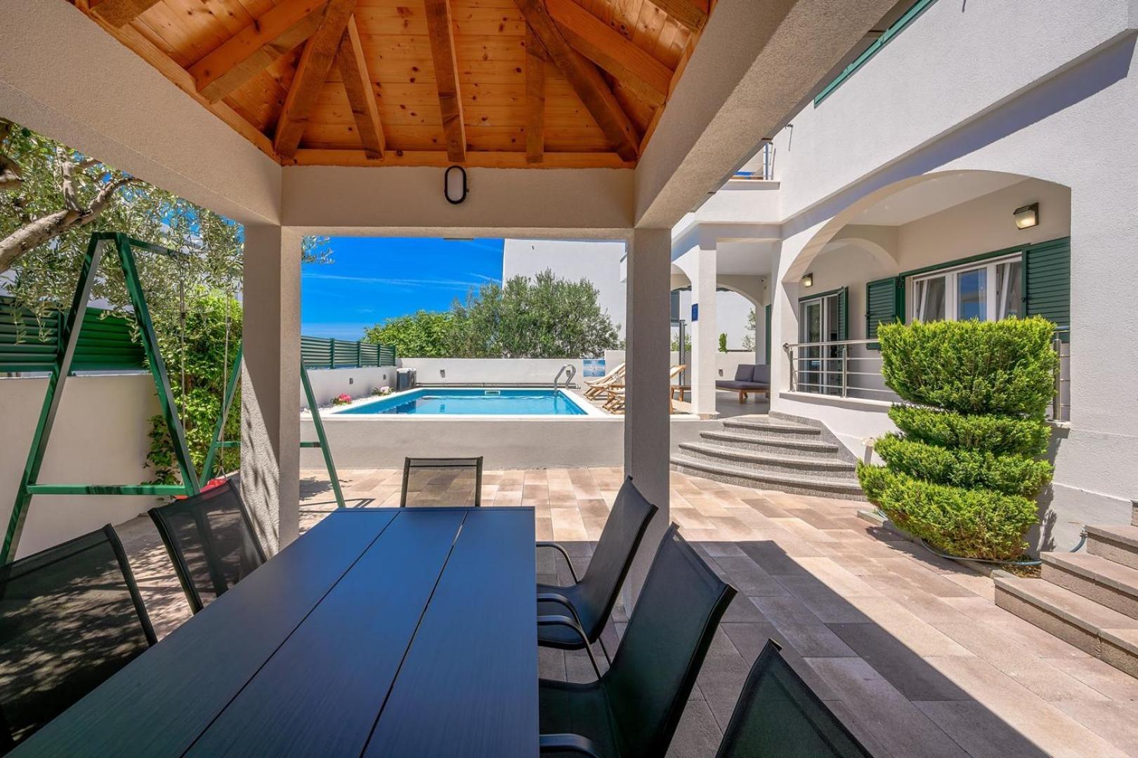 Sea Flower Beachfront Villa Севид Екстериор снимка