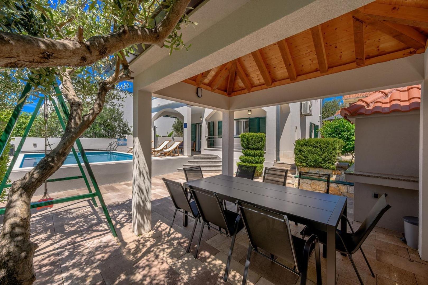Sea Flower Beachfront Villa Севид Екстериор снимка